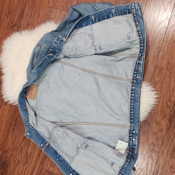 Vintage Levi's 70503 Mens 90's Medium Wash Jean Jacket - Picture 4 of 5